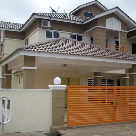 Greenleaf Angsana Homestay Джерантут Екстер'єр фото