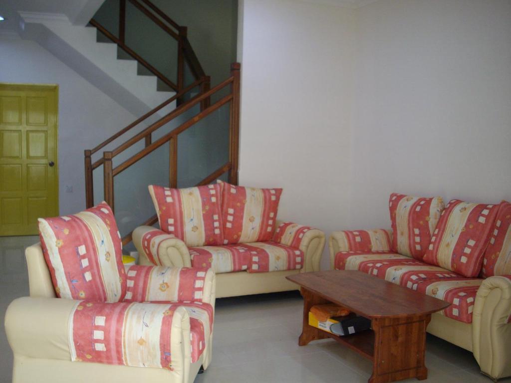 Greenleaf Angsana Homestay Джерантут Екстер'єр фото